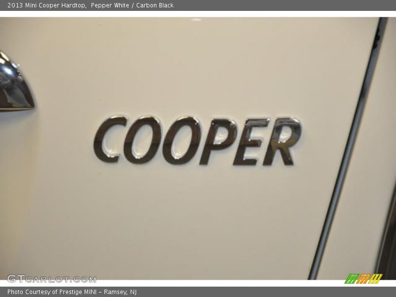 Pepper White / Carbon Black 2013 Mini Cooper Hardtop