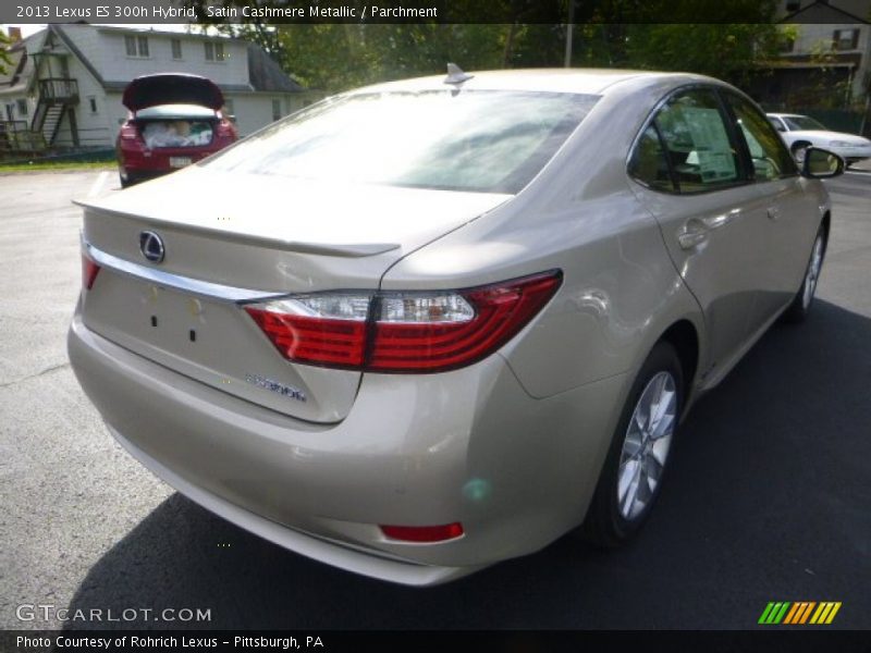 Satin Cashmere Metallic / Parchment 2013 Lexus ES 300h Hybrid