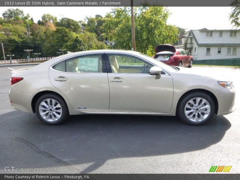 Satin Cashmere Metallic / Parchment 2013 Lexus ES 300h Hybrid