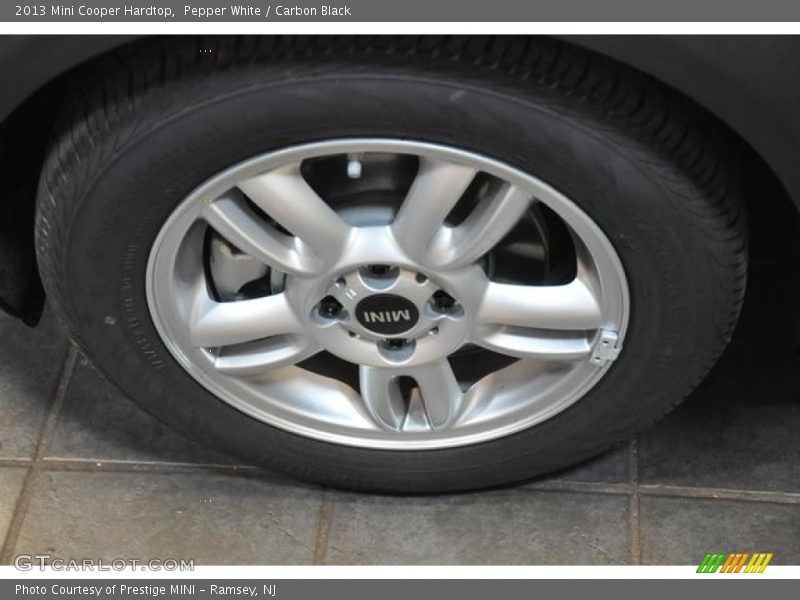 Pepper White / Carbon Black 2013 Mini Cooper Hardtop