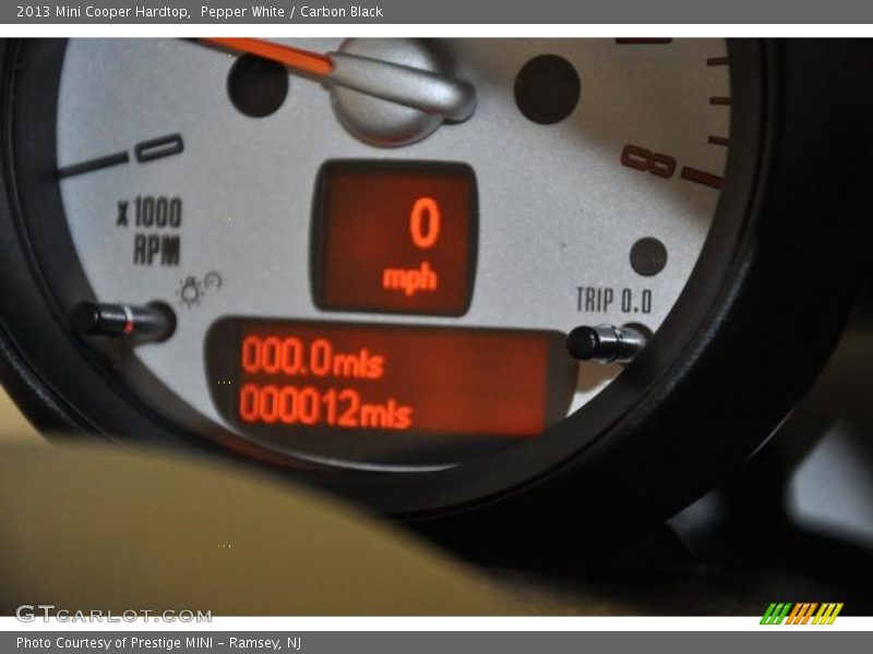 Pepper White / Carbon Black 2013 Mini Cooper Hardtop