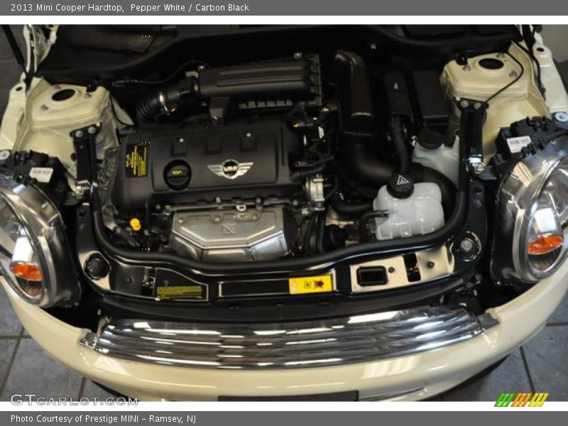 Pepper White / Carbon Black 2013 Mini Cooper Hardtop