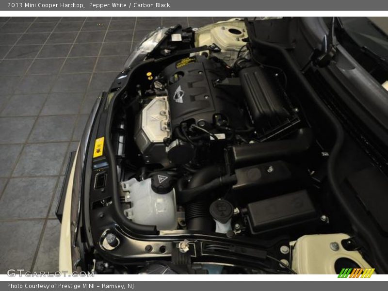 Pepper White / Carbon Black 2013 Mini Cooper Hardtop