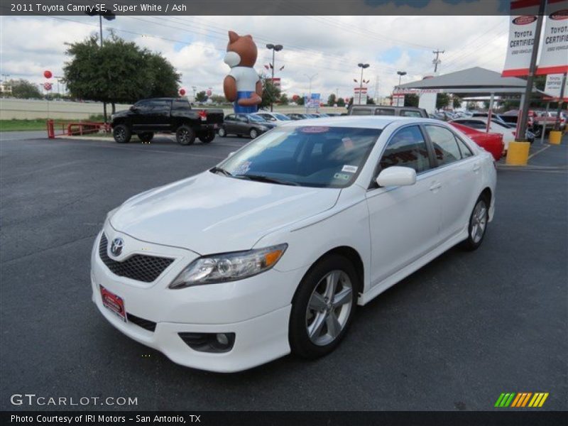 Super White / Ash 2011 Toyota Camry SE