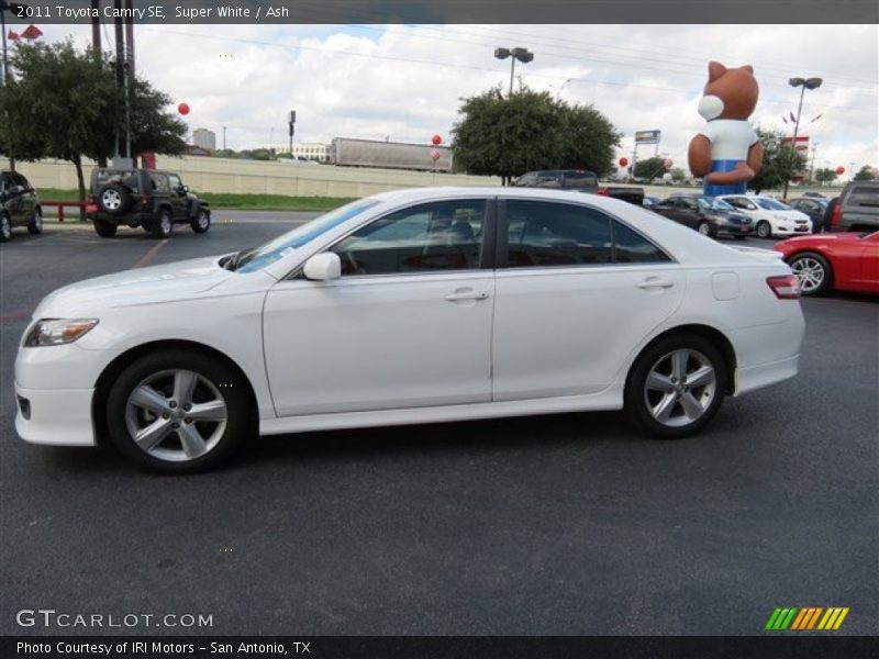 Super White / Ash 2011 Toyota Camry SE