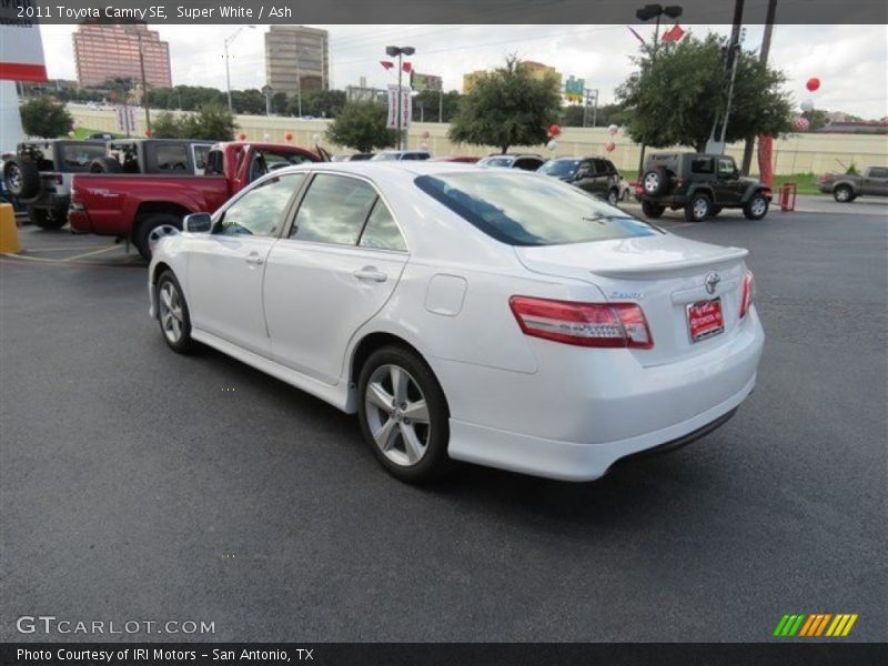 Super White / Ash 2011 Toyota Camry SE