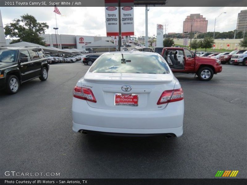 Super White / Ash 2011 Toyota Camry SE