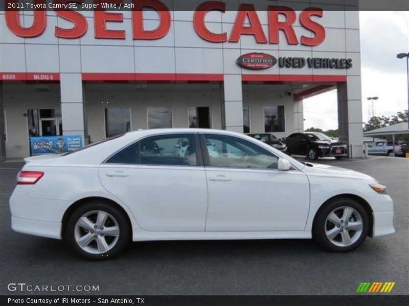 Super White / Ash 2011 Toyota Camry SE