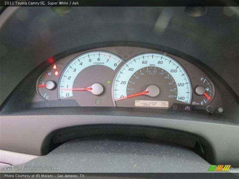 Super White / Ash 2011 Toyota Camry SE