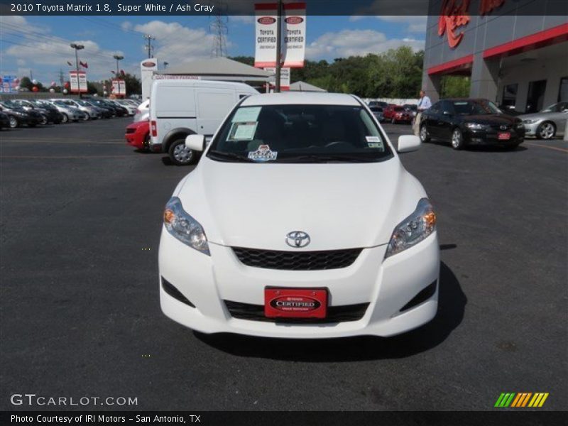 Super White / Ash Gray 2010 Toyota Matrix 1.8