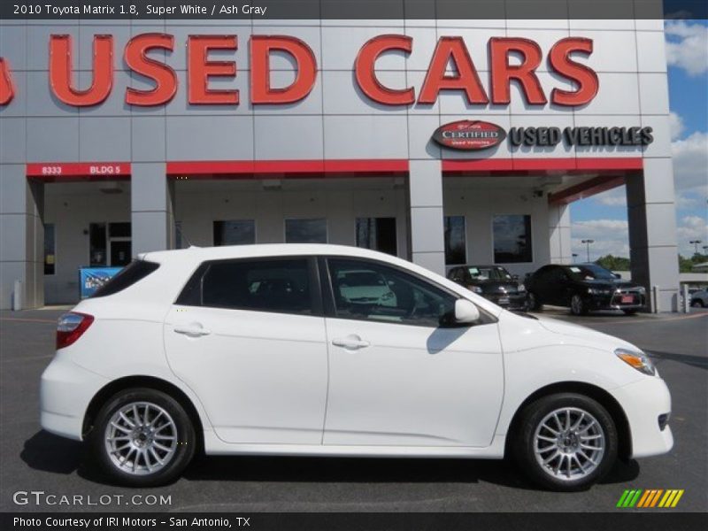 Super White / Ash Gray 2010 Toyota Matrix 1.8
