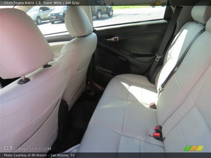 Super White / Ash Gray 2010 Toyota Matrix 1.8
