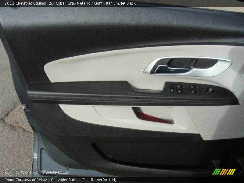 Cyber Gray Metallic / Light Titanium/Jet Black 2011 Chevrolet Equinox LS