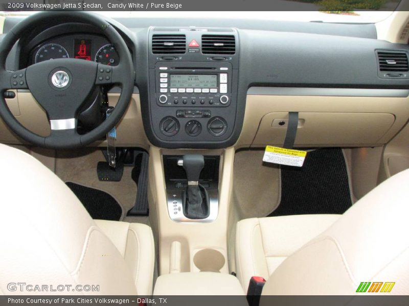 Candy White / Pure Beige 2009 Volkswagen Jetta S Sedan