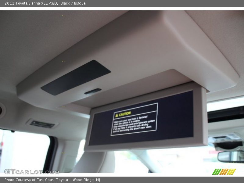 Black / Bisque 2011 Toyota Sienna XLE AWD