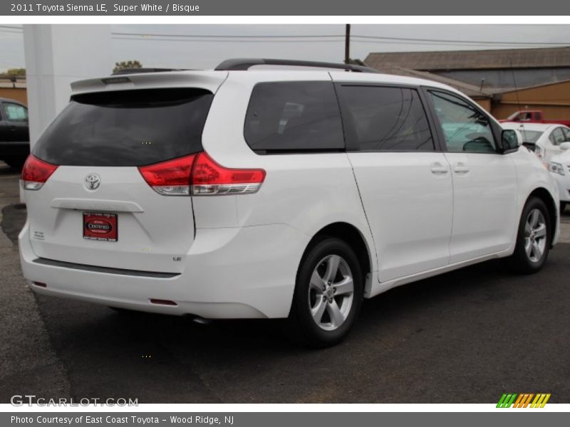 Super White / Bisque 2011 Toyota Sienna LE