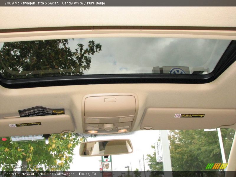 Candy White / Pure Beige 2009 Volkswagen Jetta S Sedan