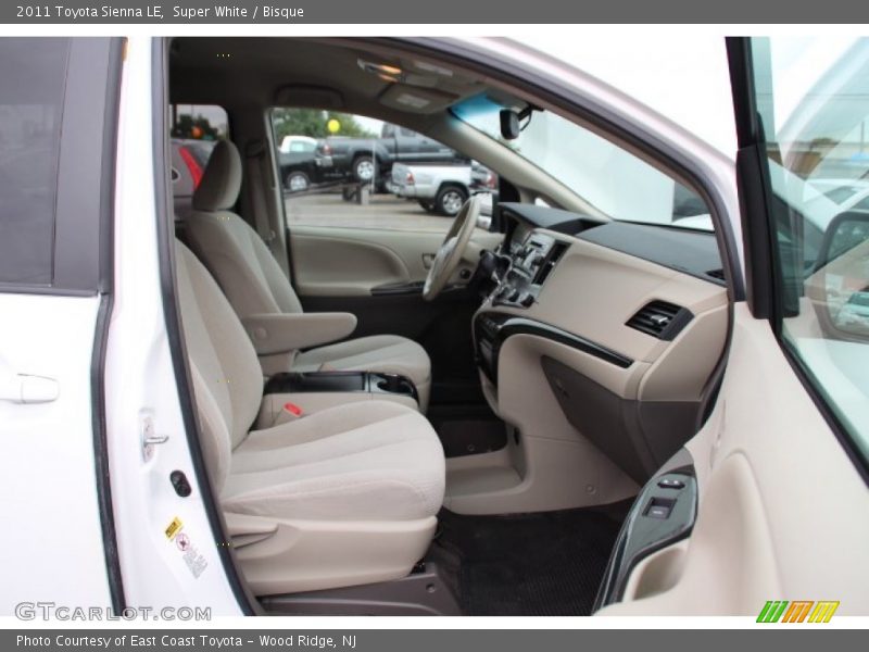 Super White / Bisque 2011 Toyota Sienna LE