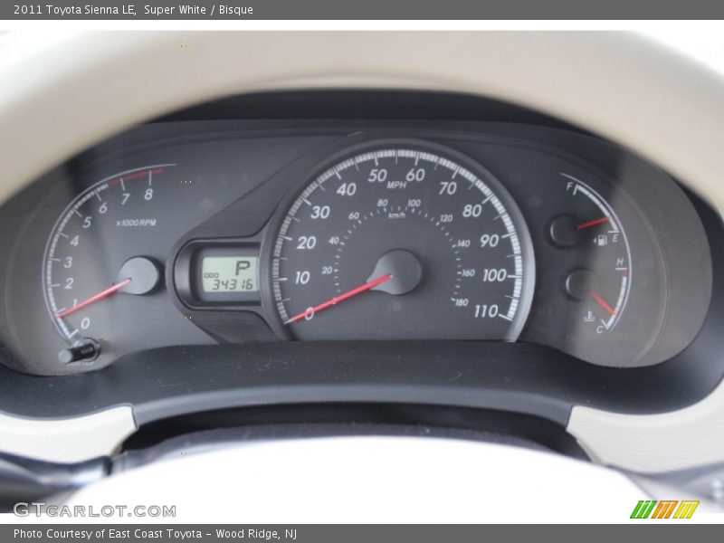 Super White / Bisque 2011 Toyota Sienna LE
