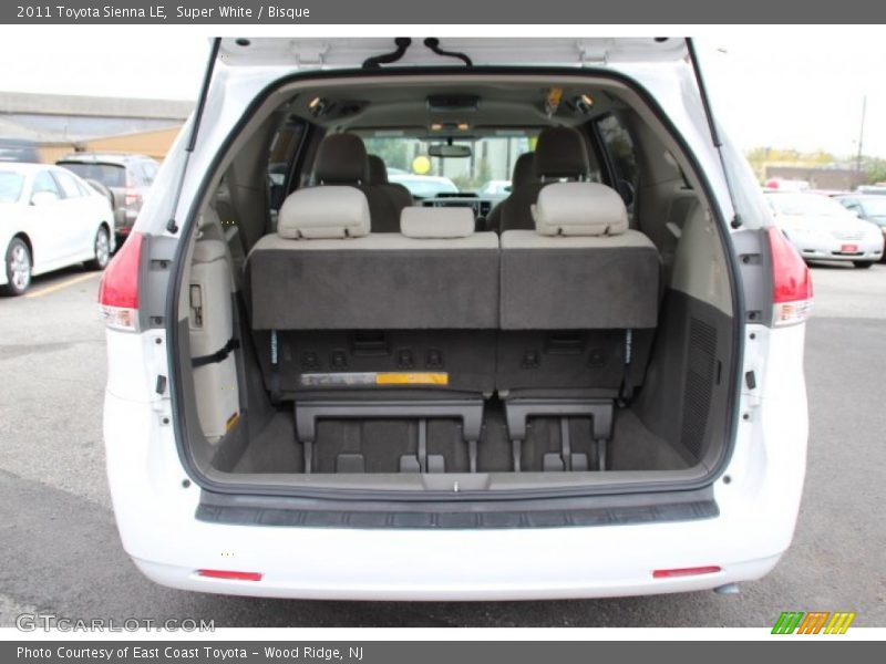 Super White / Bisque 2011 Toyota Sienna LE
