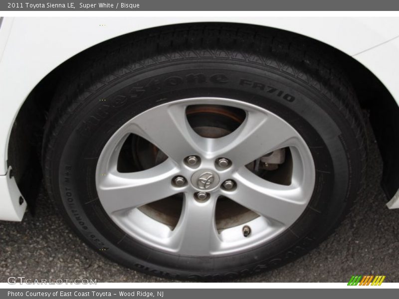 Super White / Bisque 2011 Toyota Sienna LE
