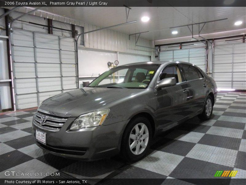 Phantom Gray Pearl / Light Gray 2006 Toyota Avalon XL