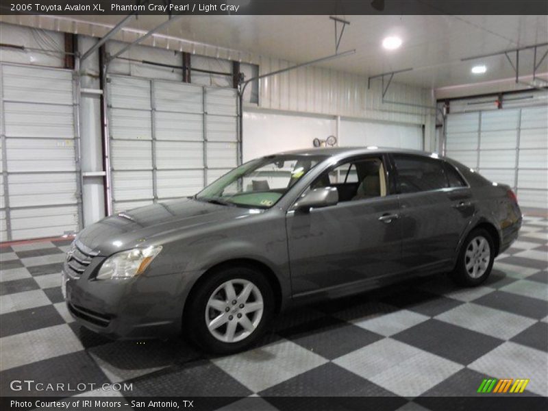 Phantom Gray Pearl / Light Gray 2006 Toyota Avalon XL