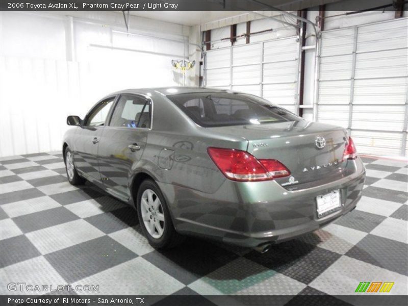 Phantom Gray Pearl / Light Gray 2006 Toyota Avalon XL