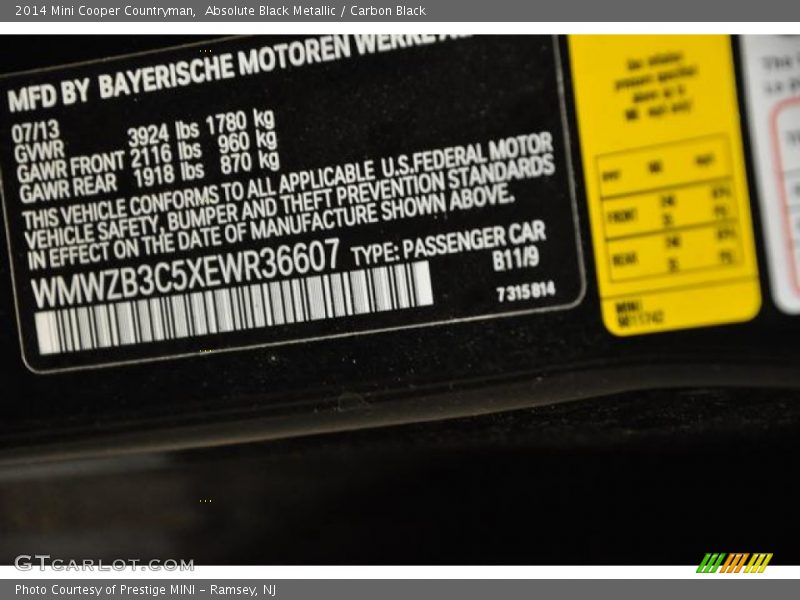 Absolute Black Metallic / Carbon Black 2014 Mini Cooper Countryman
