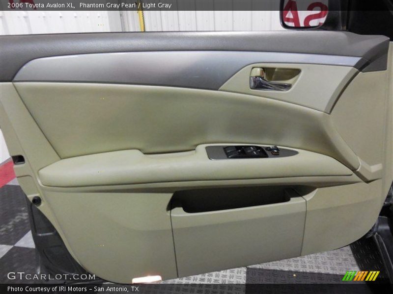Phantom Gray Pearl / Light Gray 2006 Toyota Avalon XL