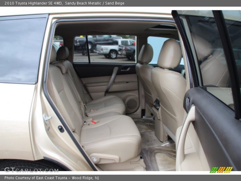 Sandy Beach Metallic / Sand Beige 2010 Toyota Highlander SE 4WD