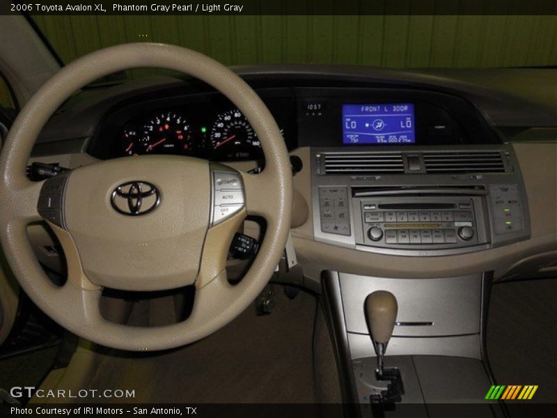 Phantom Gray Pearl / Light Gray 2006 Toyota Avalon XL