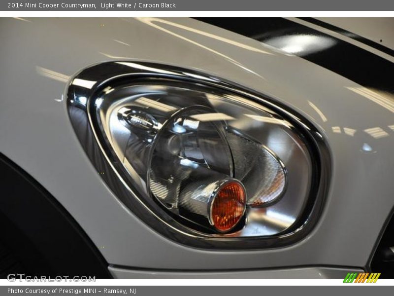 Light White / Carbon Black 2014 Mini Cooper Countryman