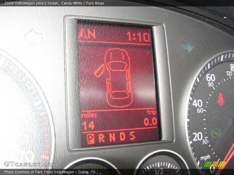 Candy White / Pure Beige 2009 Volkswagen Jetta S Sedan
