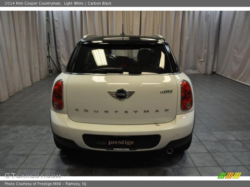 Light White / Carbon Black 2014 Mini Cooper Countryman