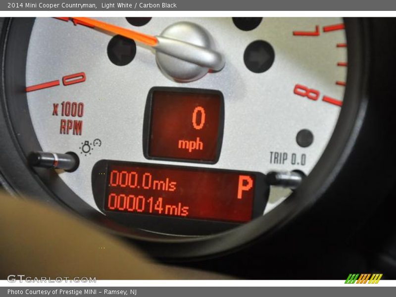 Light White / Carbon Black 2014 Mini Cooper Countryman