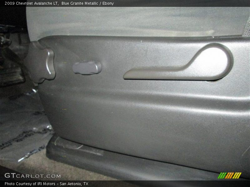 Blue Granite Metallic / Ebony 2009 Chevrolet Avalanche LT