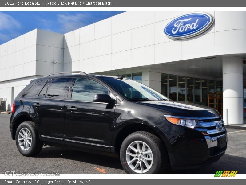 Tuxedo Black Metallic / Charcoal Black 2013 Ford Edge SE