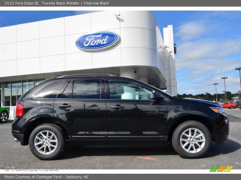 Tuxedo Black Metallic / Charcoal Black 2013 Ford Edge SE