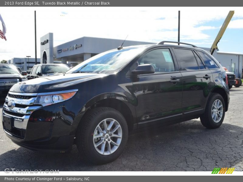 Tuxedo Black Metallic / Charcoal Black 2013 Ford Edge SE