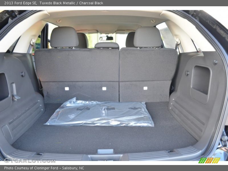 Tuxedo Black Metallic / Charcoal Black 2013 Ford Edge SE