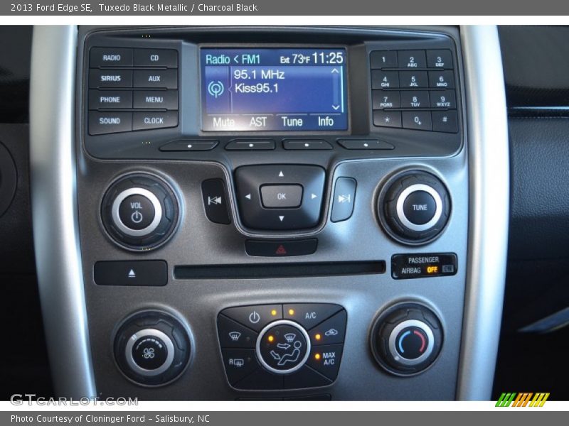 Tuxedo Black Metallic / Charcoal Black 2013 Ford Edge SE