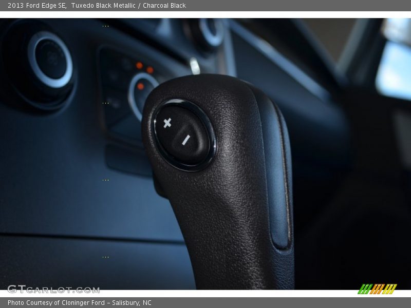 Tuxedo Black Metallic / Charcoal Black 2013 Ford Edge SE