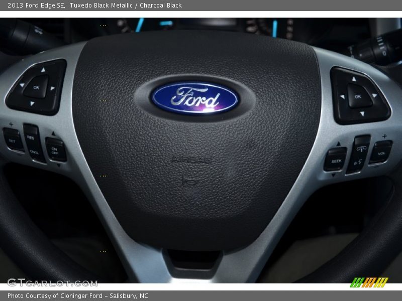 Tuxedo Black Metallic / Charcoal Black 2013 Ford Edge SE