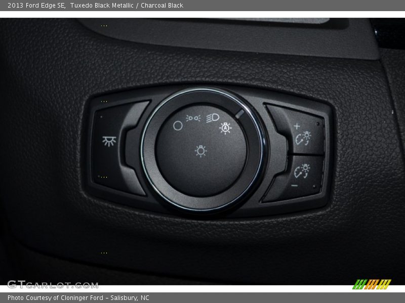 Tuxedo Black Metallic / Charcoal Black 2013 Ford Edge SE