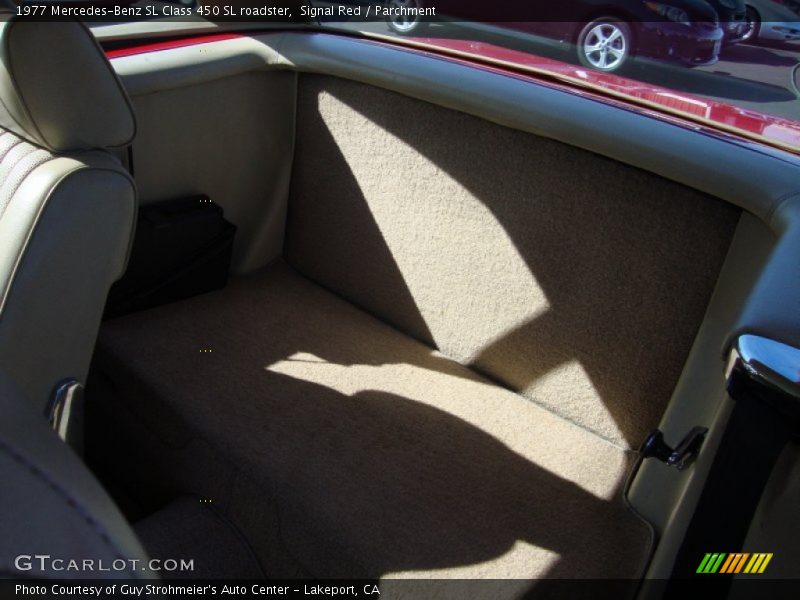 Signal Red / Parchment 1977 Mercedes-Benz SL Class 450 SL roadster