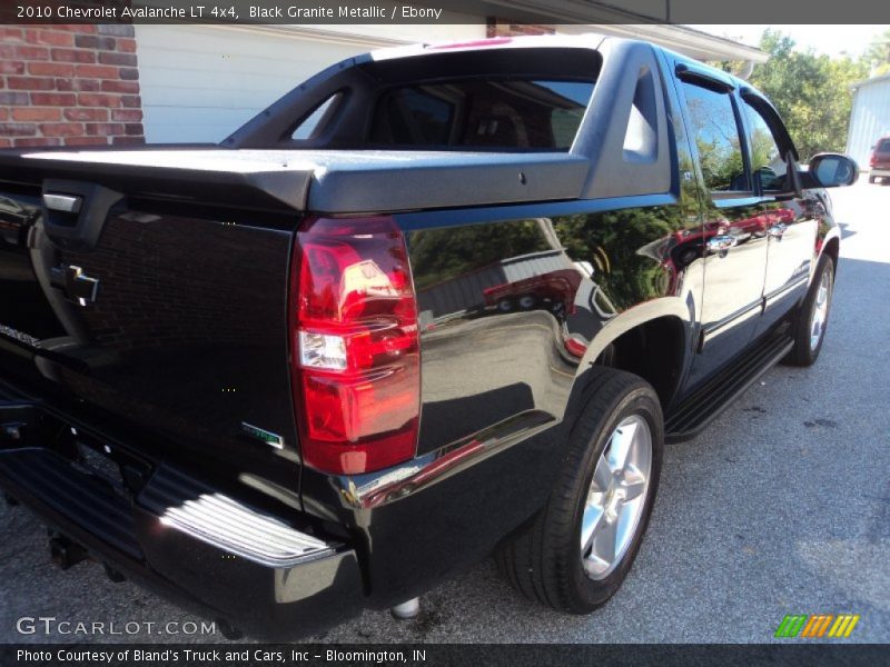 Black Granite Metallic / Ebony 2010 Chevrolet Avalanche LT 4x4