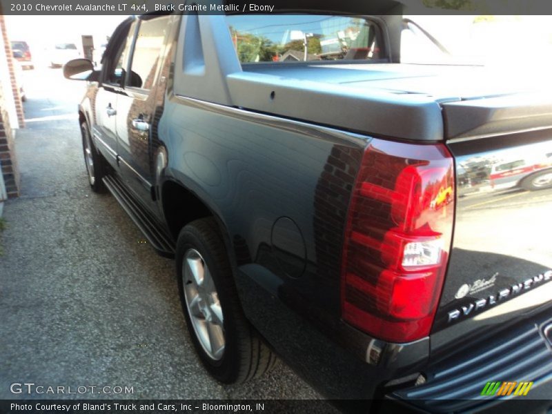 Black Granite Metallic / Ebony 2010 Chevrolet Avalanche LT 4x4