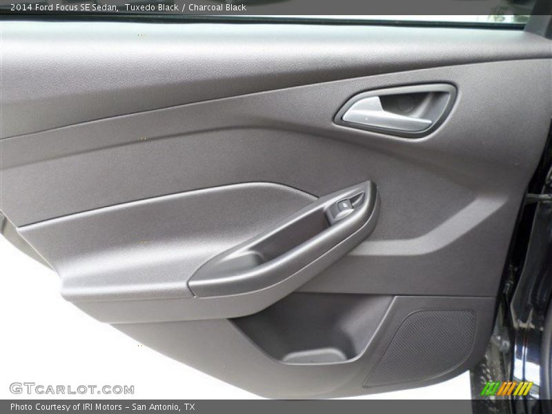 Tuxedo Black / Charcoal Black 2014 Ford Focus SE Sedan