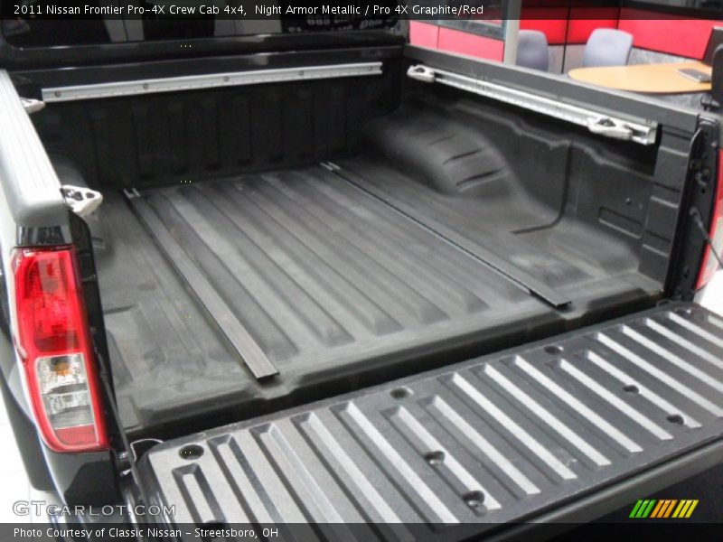 Night Armor Metallic / Pro 4X Graphite/Red 2011 Nissan Frontier Pro-4X Crew Cab 4x4